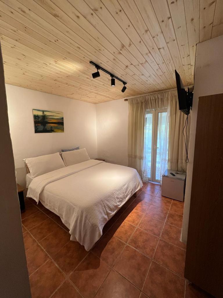 Hotel Kelmendi Lepushe Экстерьер фото